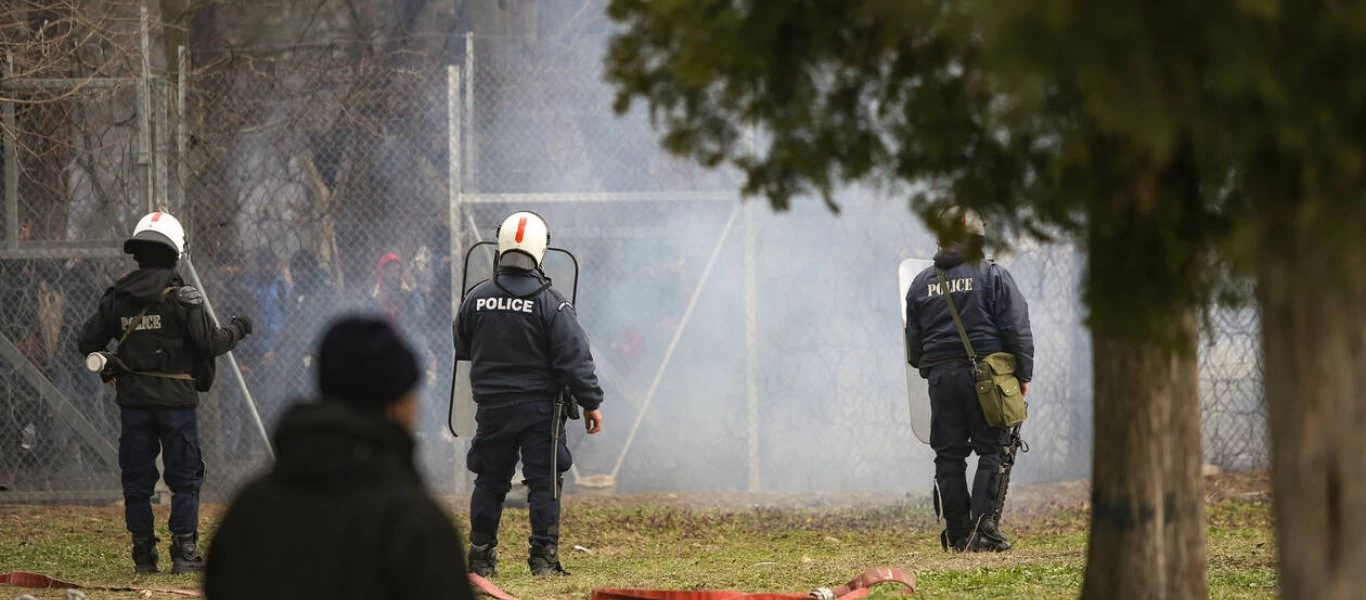 Η νεολαία ΣΥΡΙΖΑ κατηγορεί την Ελλάδα για την κατάσταση στον Έβρο! - «Δέχονται επίθεση από την ελληνική αστυνομία»